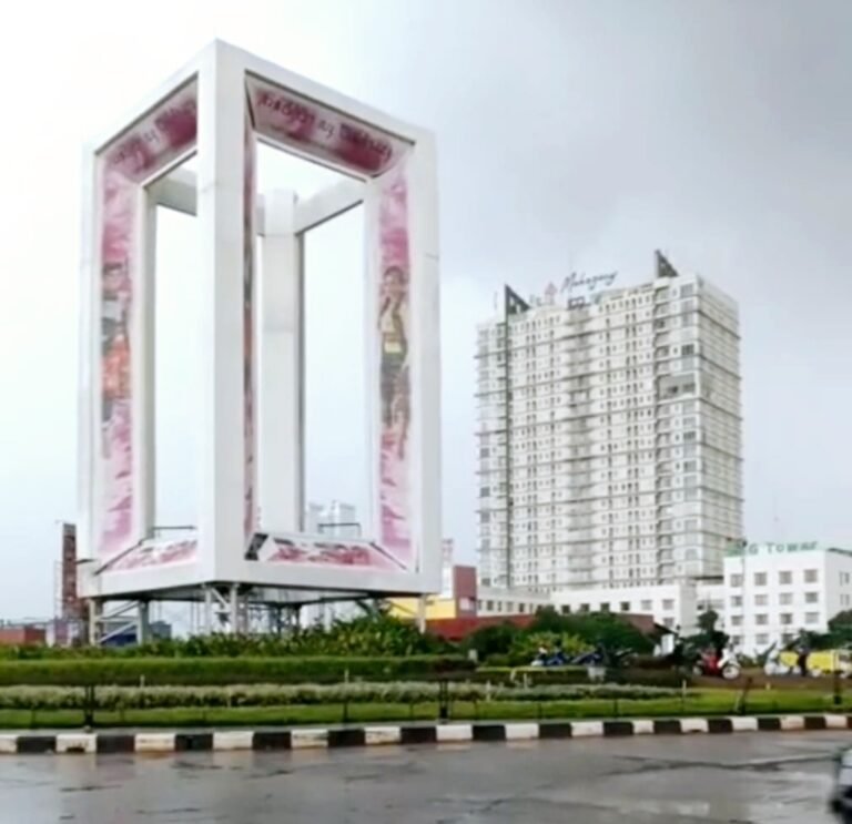 “…itu Salah”, Netizen Kritik Penulisan Aksara Huruf Sanskrit Sunda Tugu Selamat Datang