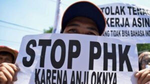 676cc0ba7b429-ilustrasi-pekerja-melakukan-demo-menolak-phk_1265_711
