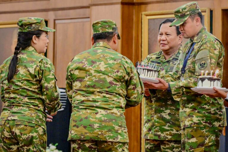 Presiden Prabowo Berikan Kejutan kepada 2 Wali Kota yang Ulang Tahun