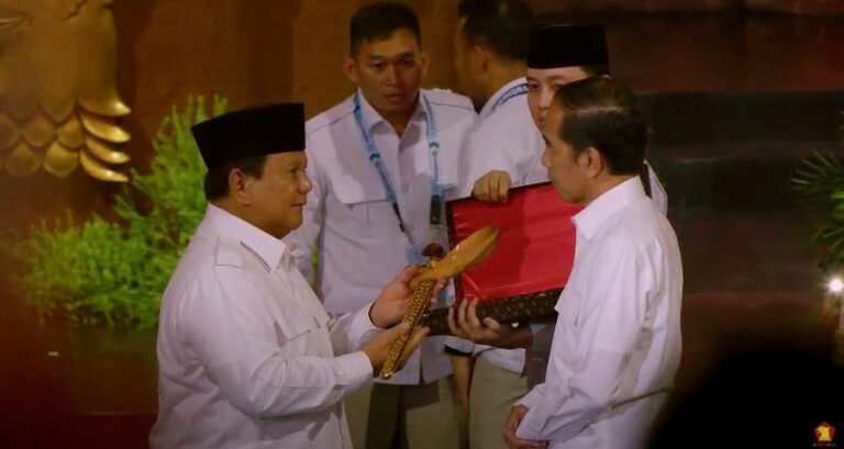 Teriakan Prabowo ‘Hidup Jokowi’