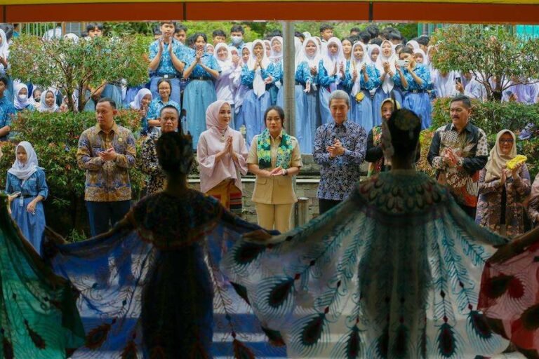 Utusan Presiden Apresiasi SMKN 3 Bogor sebagai Kontributor SDM Pariwisata