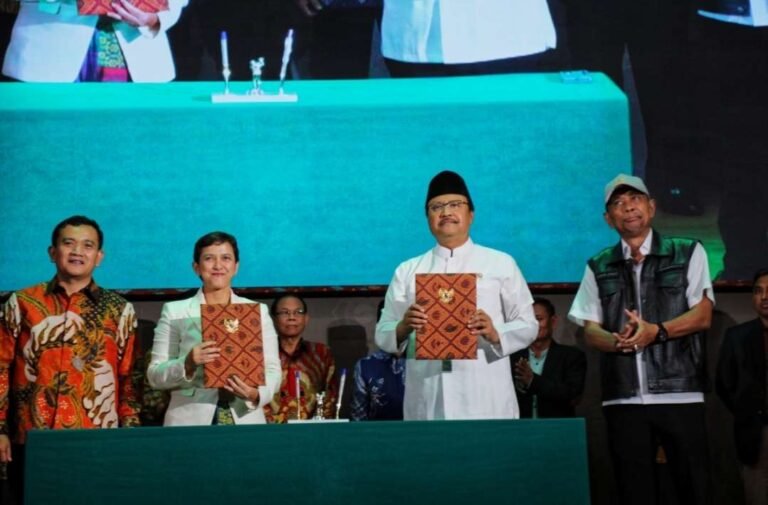 Mensos dan 13 Perguruan Tinggi di Jabar Tandatangani Kesepahaman, Entaskan Kemiskinan Ekstream