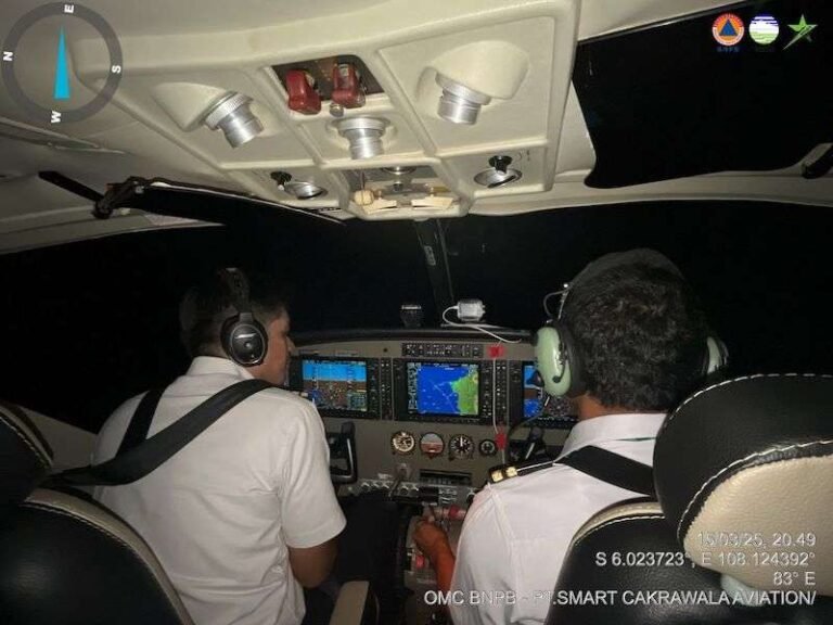 Jawa Barat Masih Potensi Hujan Lebat, BNPB Lakukan Modifikasi Cuaca Malam Hari