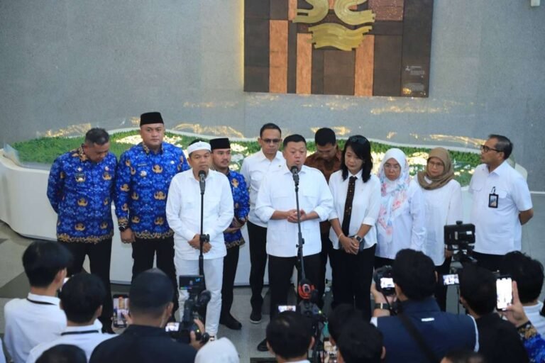 Gubernur Jabar – Bupati Bogor Bahas Penanggulangan Banjir di Kementerian PU