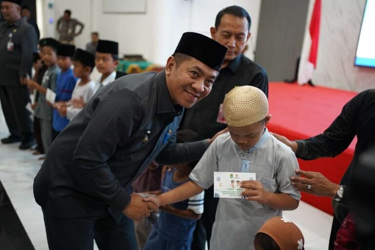 ASN Berbagi Ramadhan, Anak Yatim Dapat Santunan, Sopir Angkot dan Ojeg Dapat Sembako