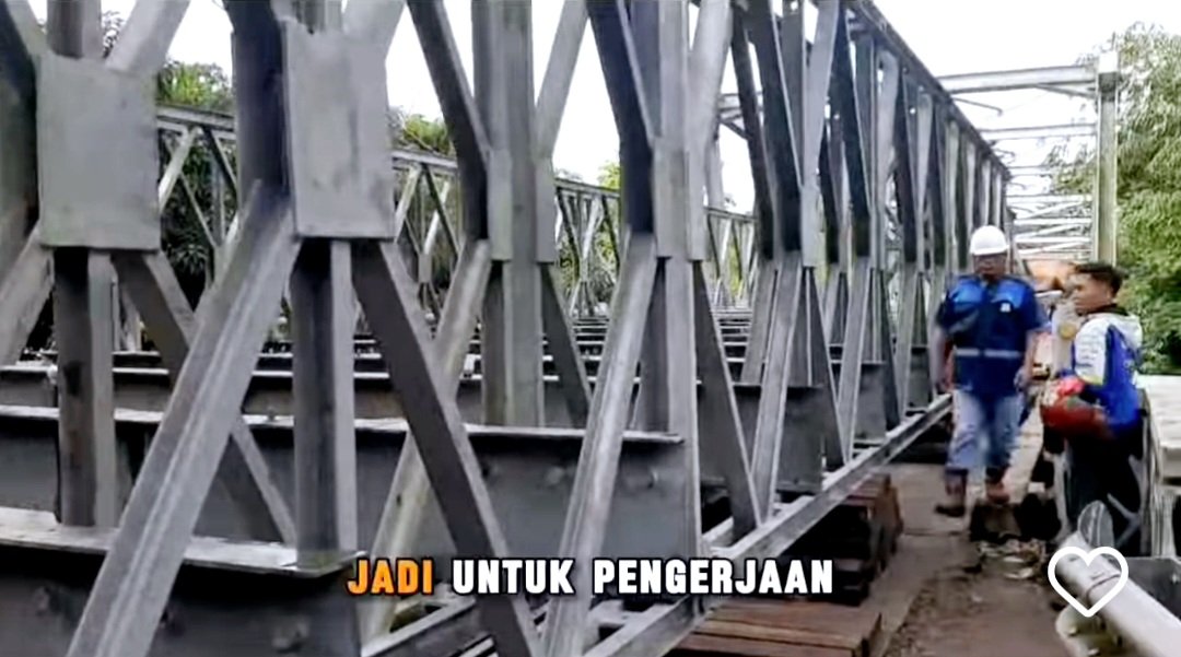 Warga Pesimis Pengerjaan Bailey Jembatan Cicangor Selesai 2 Minggu