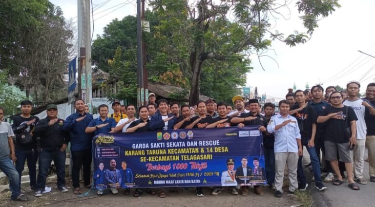 Karang Taruna Telagasari Bagikan 1.000 Takjil kepada Pengendara Melintas