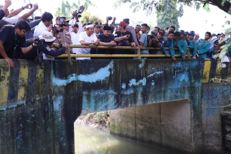 Pesan Dedi Mulyadi kepada Bupati Bekasi : “Bupati na Kasep, Sungainya juga Harus Kasep”