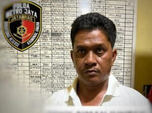 tampang-ts-ketua-grib-jaya-harjamukti-otak-di-balik-aksi-pembakaran-mobil-polisi-di-depok-dokistimewa-1745400726667_43