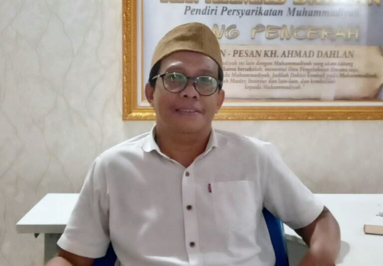 Mencintai Dedi Mulyadi Tanpa “Menabikannya”