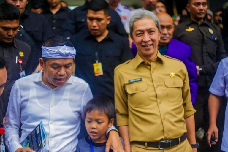 KDM : Jadi Pemimpin Jangan Melulis di Atas Air