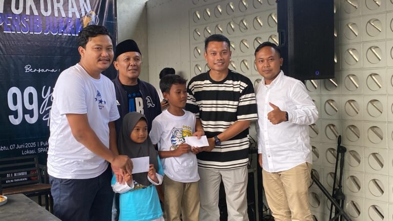 Dedi Kusnandar Meriahkan Santunan Anak Yatim oleh Viking Karawang