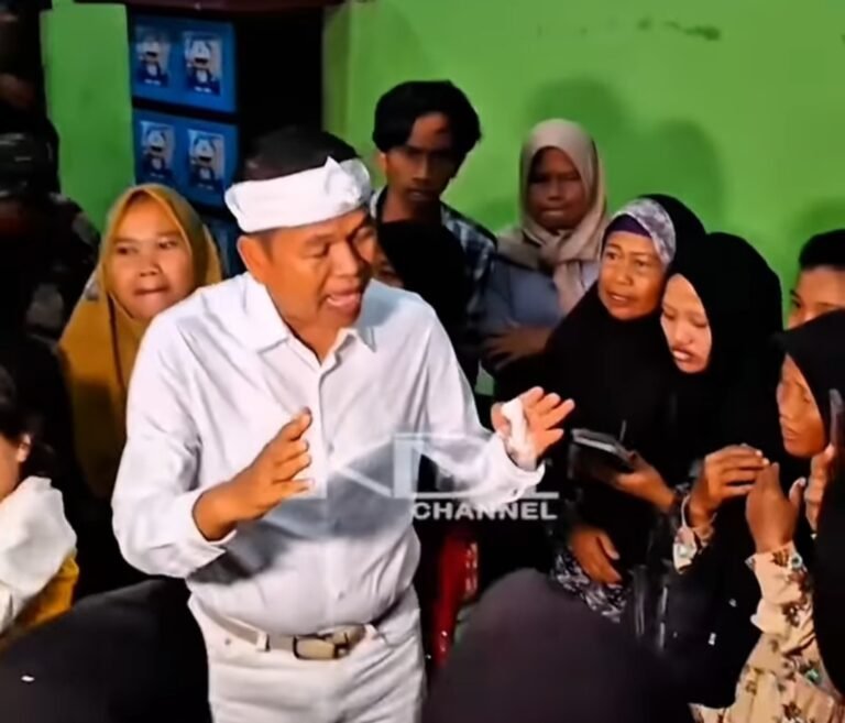 Dedi Mulyadi Janji Relokasi dan Bangunkan Rumah Baru bagi Warga Korban Tanah Bergerak