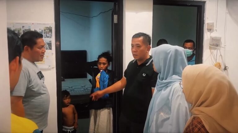 Sempat Kesal, Bupati Aep Berikan Bantuan Modal Usaha kepada Ibu yang Eksploitasi 6 Anaknya untuk Mengemis