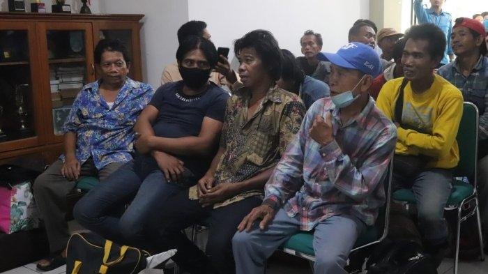 Dijanjikan Kerja di Proyek, 25 Warga Cirebon Malah Terlantar di Subang