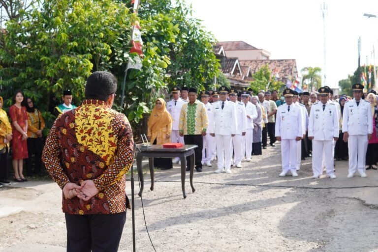 Pejabat Dilantik di Jalan Rusak, Bupati Subang Ingatkan ASN Pelayan Masyarakat