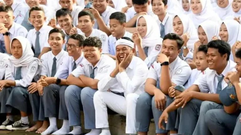 Surati Prabowo, Forum Kepsek Desak Dedi Mulyadi Cabut Aturan Tambahan 50 Siswa di Sekolah Negeri