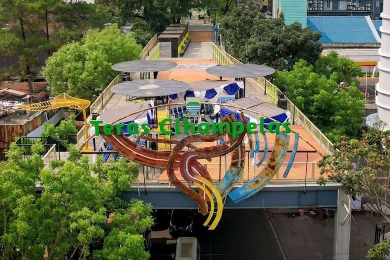 Sempat Diperintahkan untuk Dibongkar oleh KDM, Pemkot Bandung Justru Bakal Sulap Teras Cihampelas Jadi Sentra UMKM