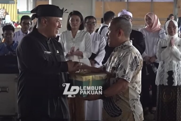 Rp 356 Juta Bonus Persib Dialihkan untuk Atasi Kekeringan di Karawang