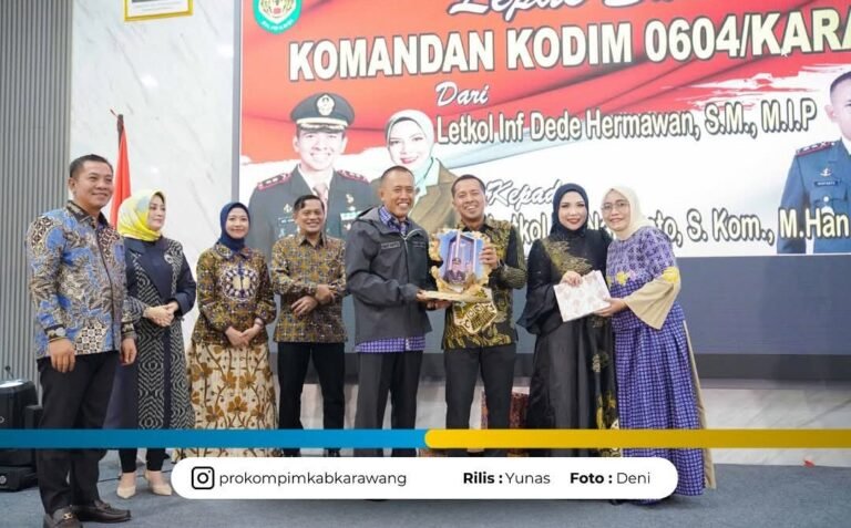 Pisah Sambut Dandim Karawang : “Terima Kasih Letkol Dede, Selamat Datang Letkol Naryanto”