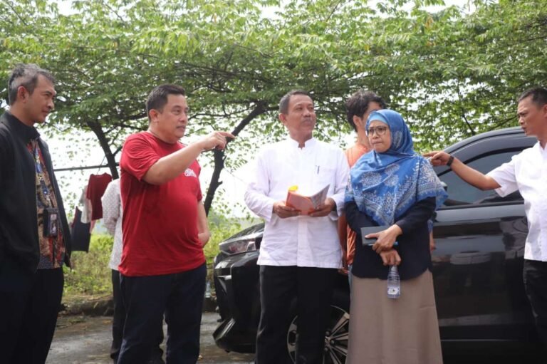 Sekda Bekasi Dampingi Kementerian PUPR Tinjau Lokasi Sekolah Rakyat