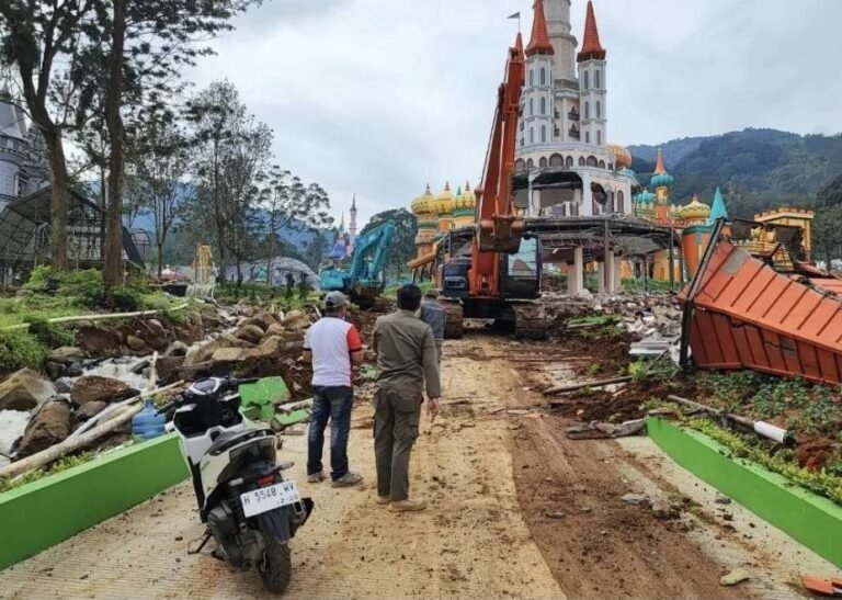 Kembalikan Fungsi Lahan, Bangunan Liar Terus Ditertibkan Pemprov Jabar