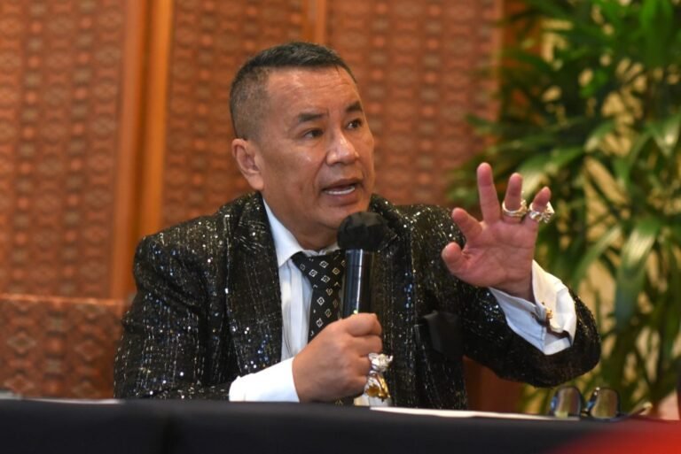 Hotman Paris Ajukan Diri Jadi Mediator Perseteruan Ridwan Kamil-Lisa Mariana