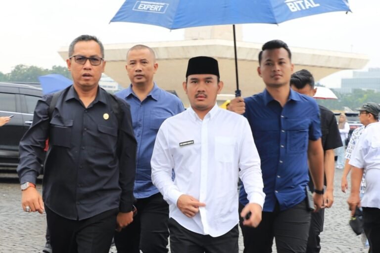 Didesak Evaluasi Tunjangan DPRD Bekasi, Bupati Ade : Kita Tunggu Keputusan Pemerintah Pusat