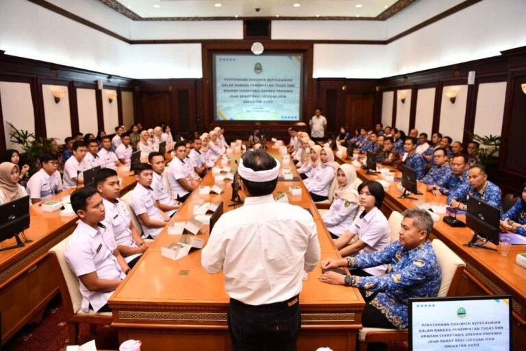 Sekda Jabar Sampaikan Arahan ke Lulusan IPDN