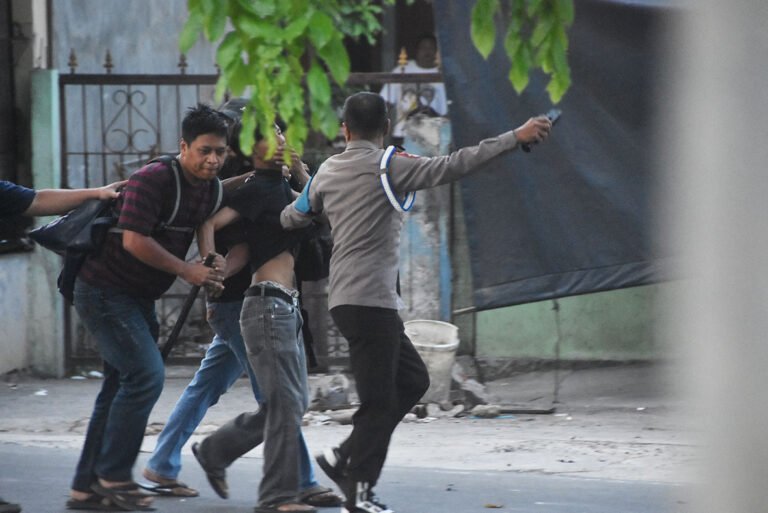 Serang Polsek Pondok Gede dan Polres Metro Bekasi, 66 Perusuh Ditangkap