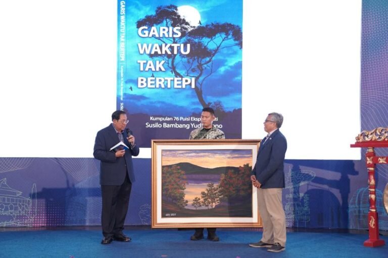 SBY Donasikan ‘Lukisan Tangkuban Perahu’ ke ITB