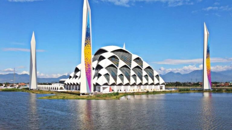 Jabar Jadi Destinasi Wisata Ramah Muslim Terbaik Nasional