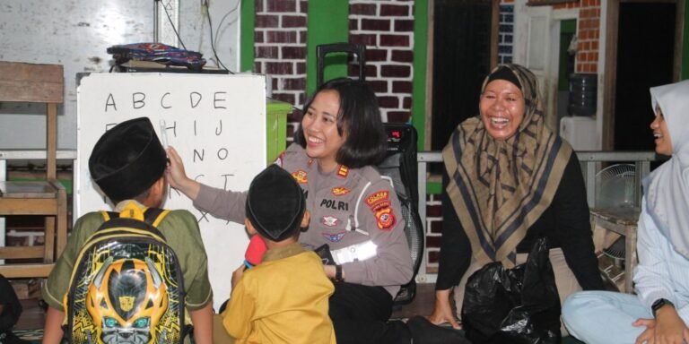 ‘Polwan Mengajar’, Lebih Dekat dengan Masyarakat Lewat Kepedulian Pendidikan