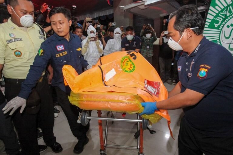 Korban Reruntuhan Ponpes Al-Khoziny Bertambah, 45 Tewas 104 Selamat