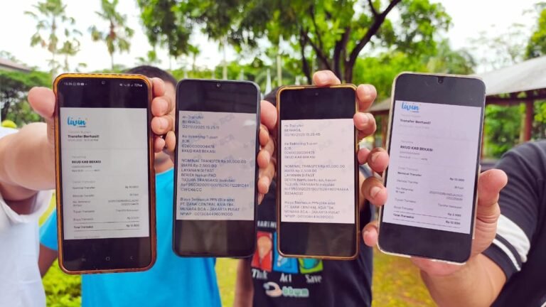 Realisasi Pajak Jeblok, Warga Rame-rame Aksi Sindir Transfer Duit Receh ke Kas Daerah Pemkab Bekasi