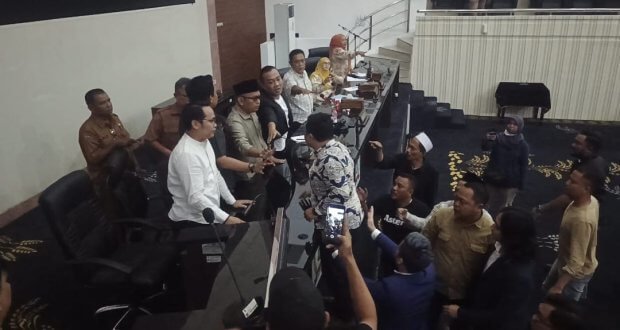 RDP Dugaan Malapraktik RS Hastien Berujung Ricuh