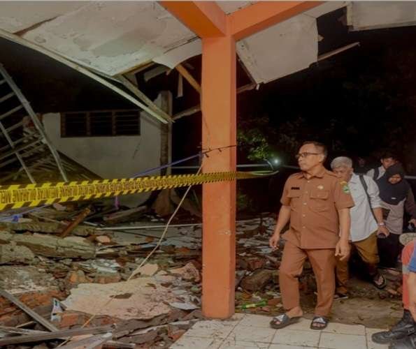 Atap Sekolah di Bogor Roboh, 41 Siswa Luka-luka, 5 Cedera Patah Tulang