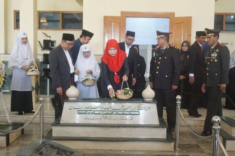 Sambut Hari Pahlawan, Pemkab Bekasi Ajak Masyarakat Teladani Semangat Perjuangan KH. Noer Alie