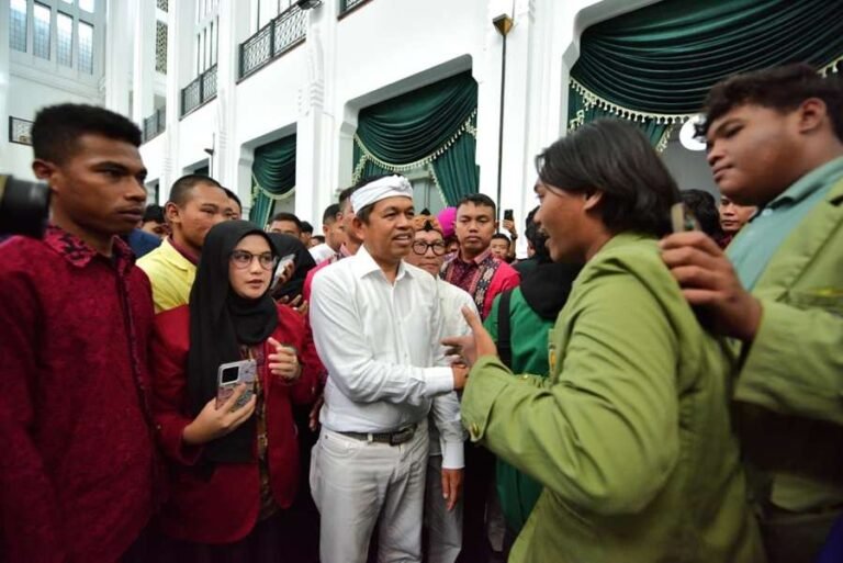 KDM akan Libatkan Mahasiswa Awasi Pembangunan Infrastruktur