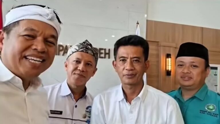 KDM Bertemu Guru Viral yang Dimarahi Orang Tua Siswa