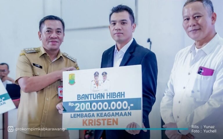 Pemkab Karawang Berikan Hibah dan Bansos kepada Guru Agama