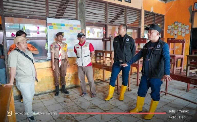 Terendam Banjir Rob, Bupati Aep akan Renovasi dan Tinggikan SDN Ciparagejaya