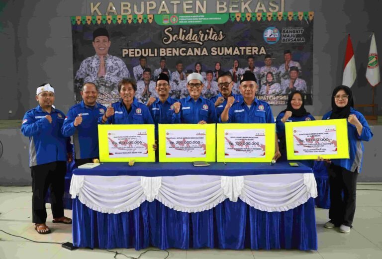 PGRI Bekasi Salurkan Bantuan Korban Bencara Sumatera
