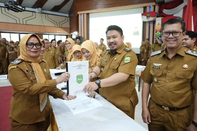 Kang Rey Tandatangani Perjanjian Kinerja dan Pakta Integritas Bersama Seluruh ASN