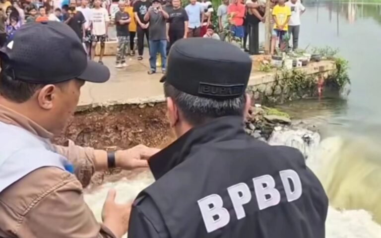 Tanggul Kalimalang Jebol, 400 KK Terdampak Banjir