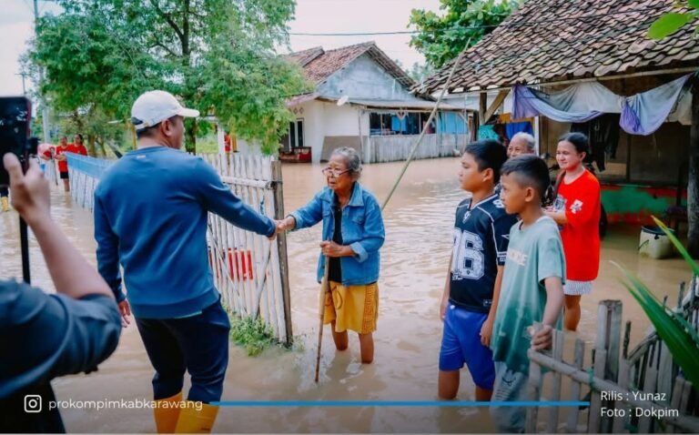Bupati Aep Tinjau Dampak Tanggul Jebol di Cilamaya Wetan