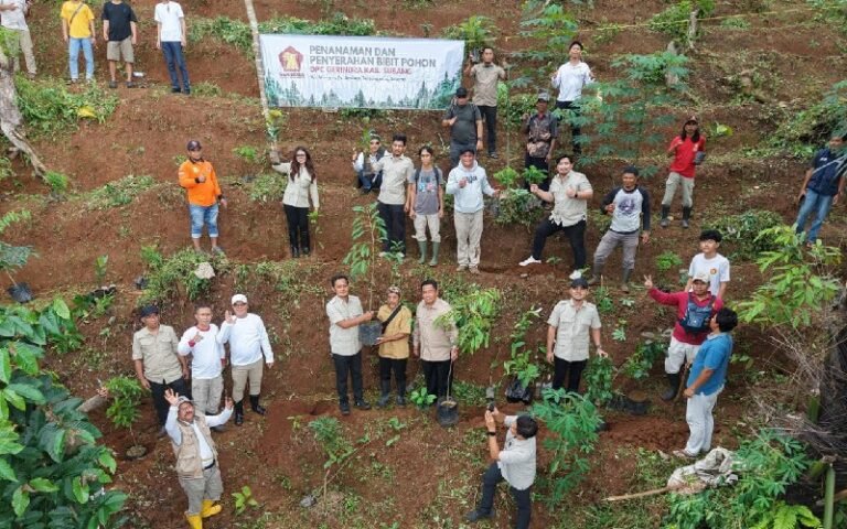 Gerindra Subang Hijaukan Kawasan Hulu Tanjungsiang