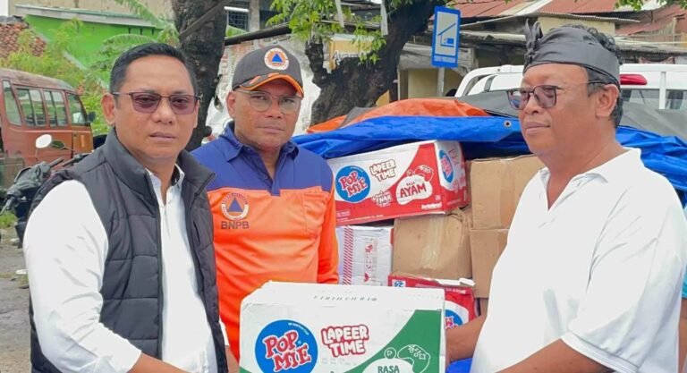 Plt Bupati Bekasi Tinjau Korban Banjir di Cikarang Utara