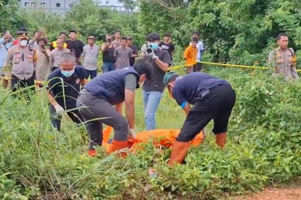 Warga Geger Penemuan Mayat WNA dengan Penuh Luka Sayat
