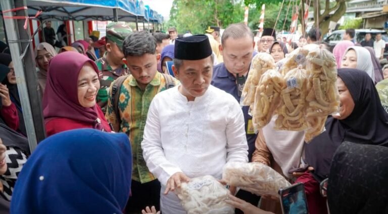 Pemkab Karawang Hadirkan Gerakan Pangan Murah Bazar Ramadhan